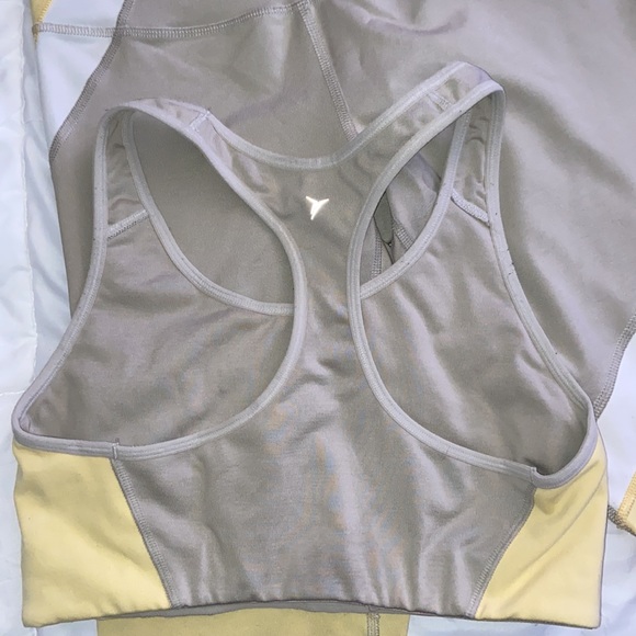 Old navy active wear - Picture 2 of 5